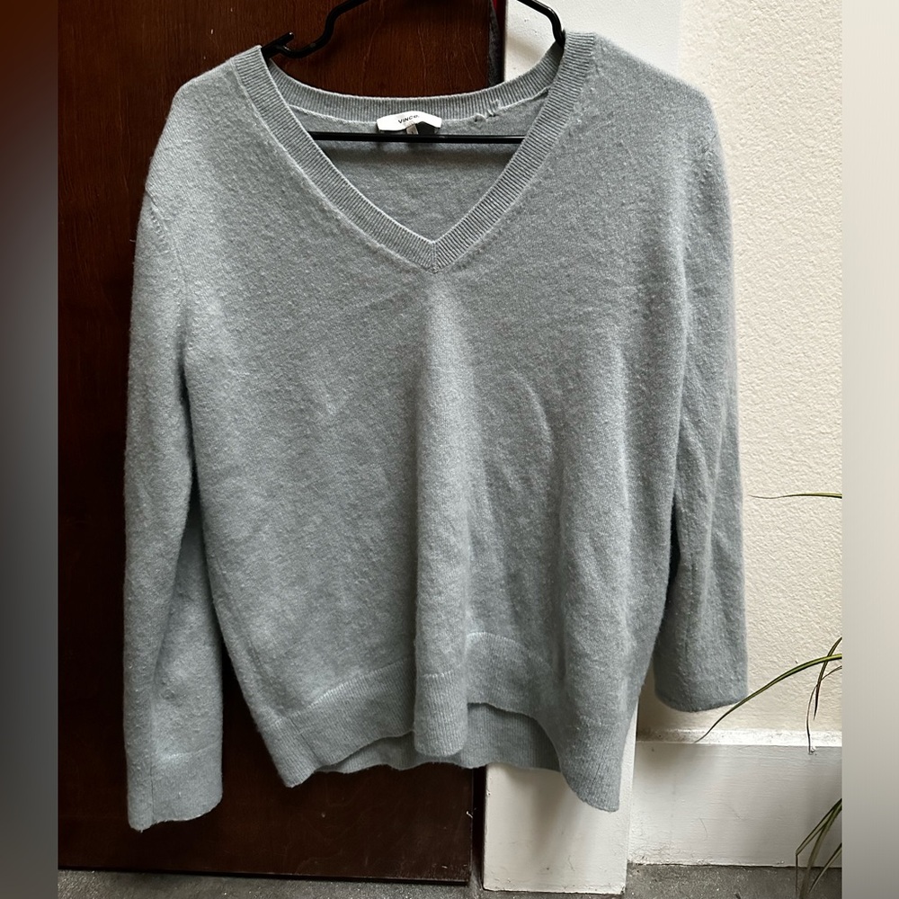 Cashmere baby blue Vince sweater